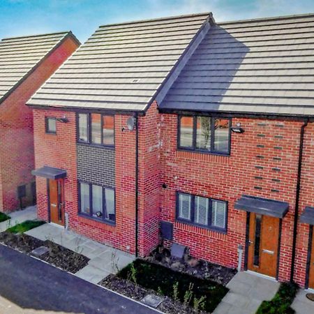 Newly Built, Splendid House For 5 In Manchester! エクステリア 写真
