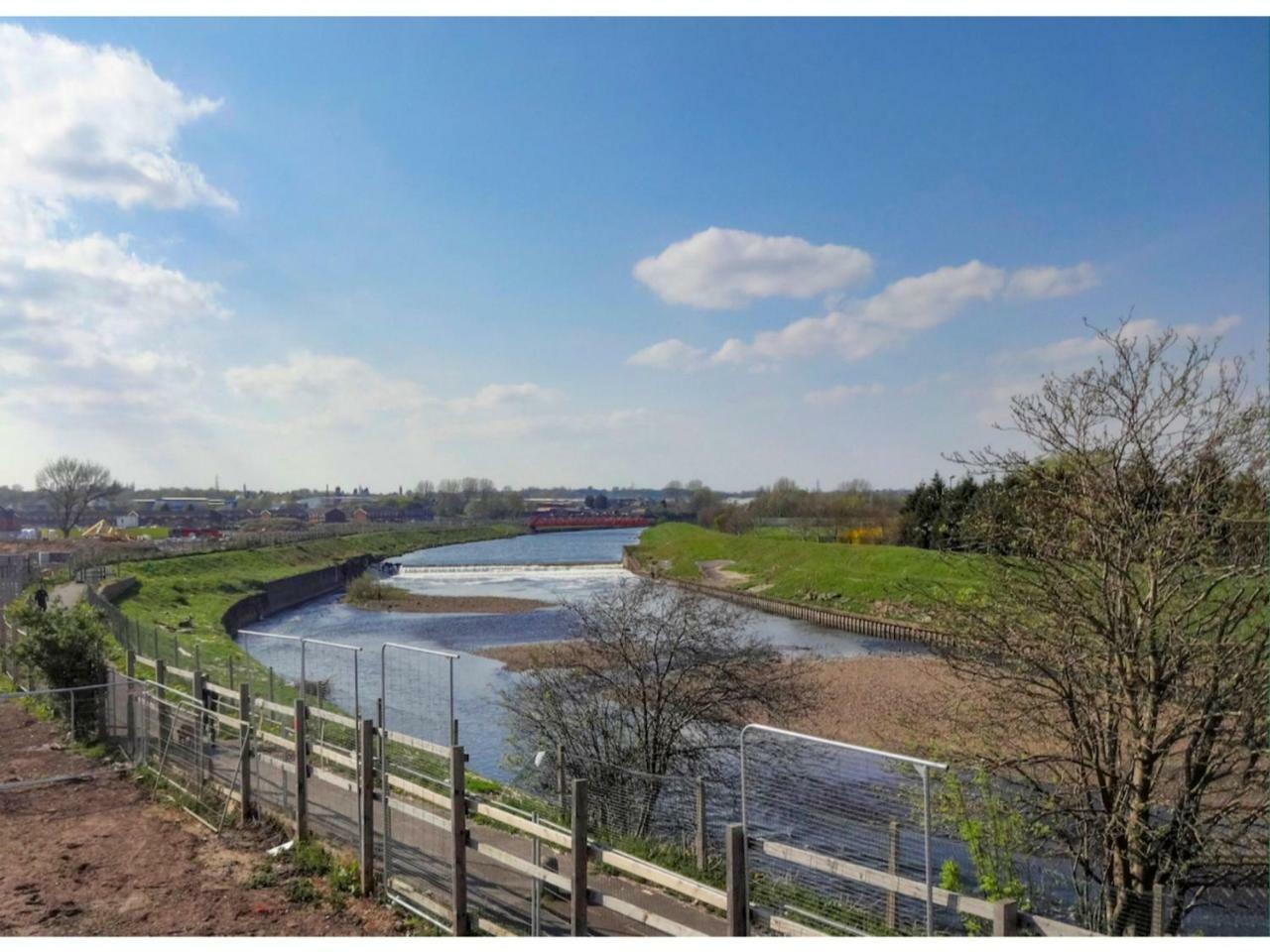 Newly Built, Splendid House For 5 In Manchester! エクステリア 写真