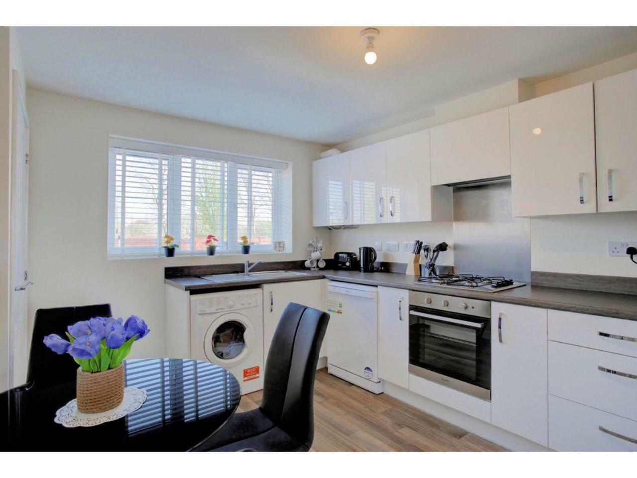 Newly Built, Splendid House For 5 In Manchester! エクステリア 写真